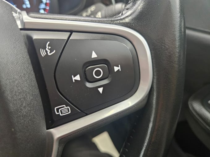 2025 Volvo V60