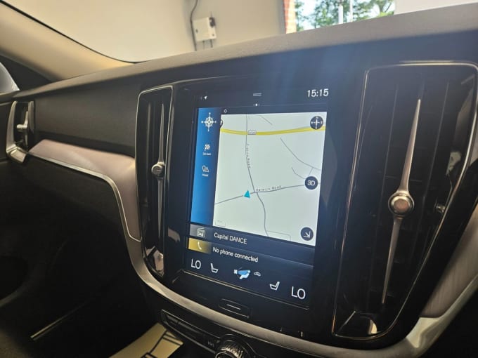 2025 Volvo V60