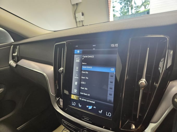 2025 Volvo V60