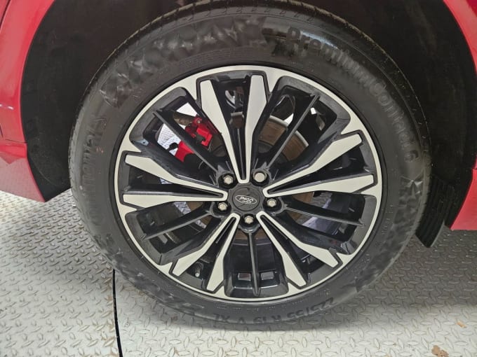 2025 Ford Kuga