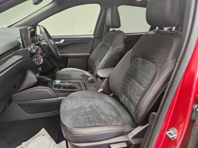 2025 Ford Kuga