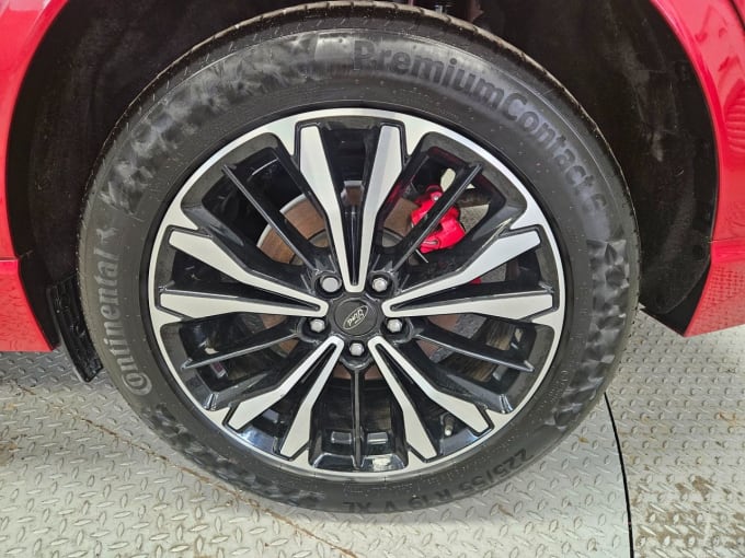 2025 Ford Kuga