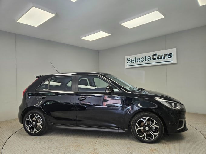 2025 Mg Mg3