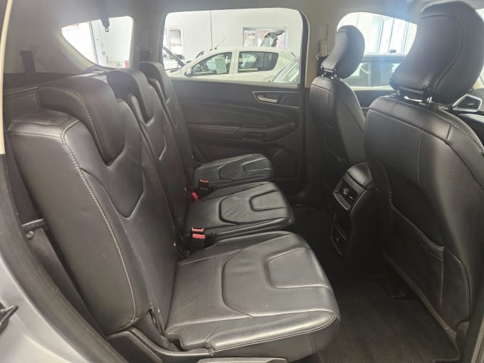 2025 Ford S-max