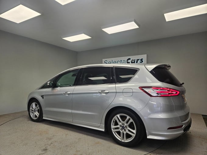 2025 Ford S-max