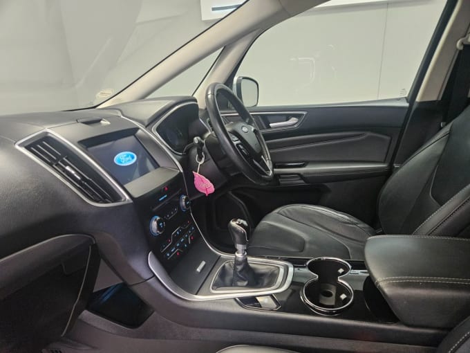 2025 Ford S-max