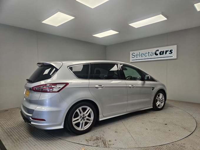 2025 Ford S-max