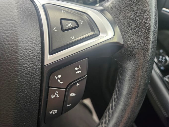 2025 Ford S-max