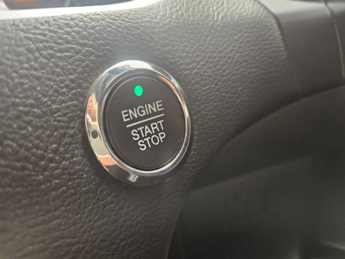 2025 Ford S-max