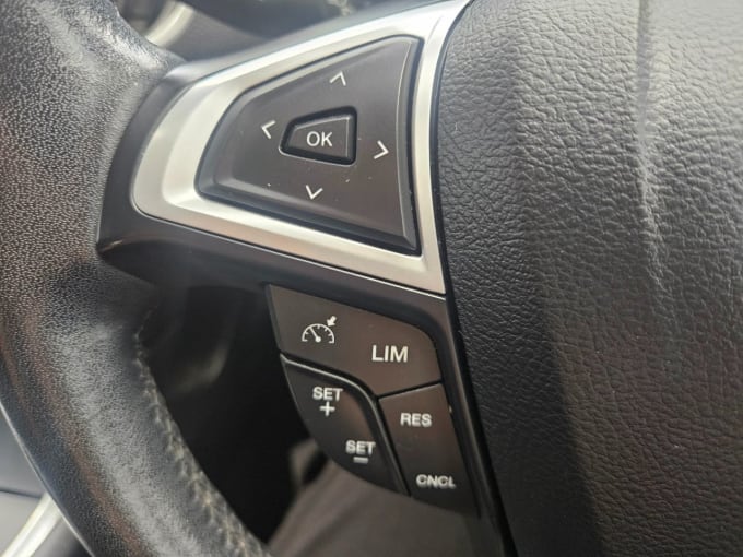 2025 Ford S-max