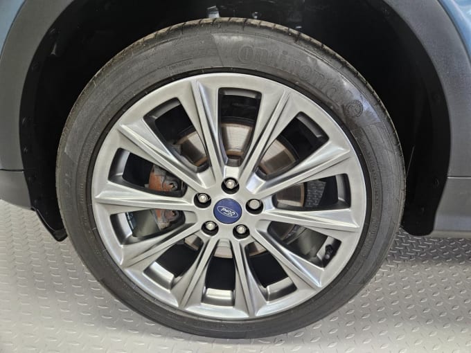 2025 Ford Kuga