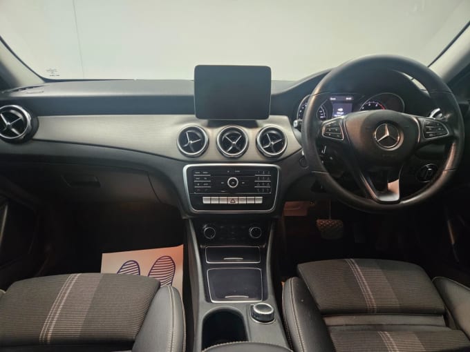 2025 Mercedes-benz 180