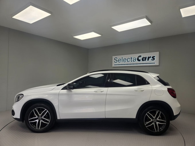 2025 Mercedes-benz 180