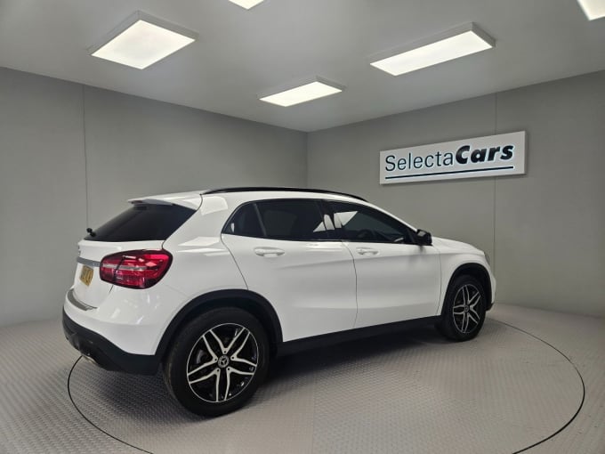 2025 Mercedes-benz 180