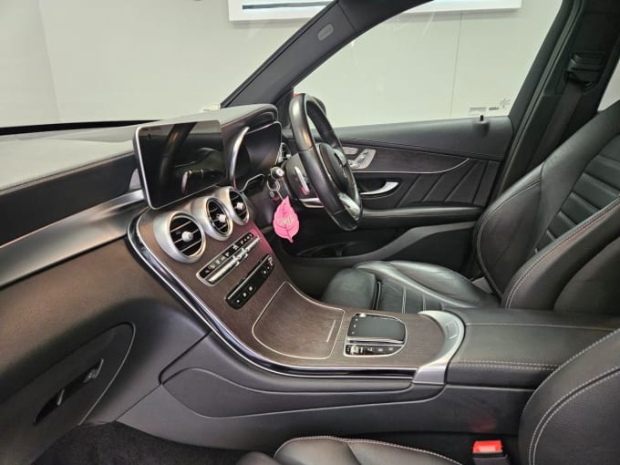 2025 Mercedes-benz Glc