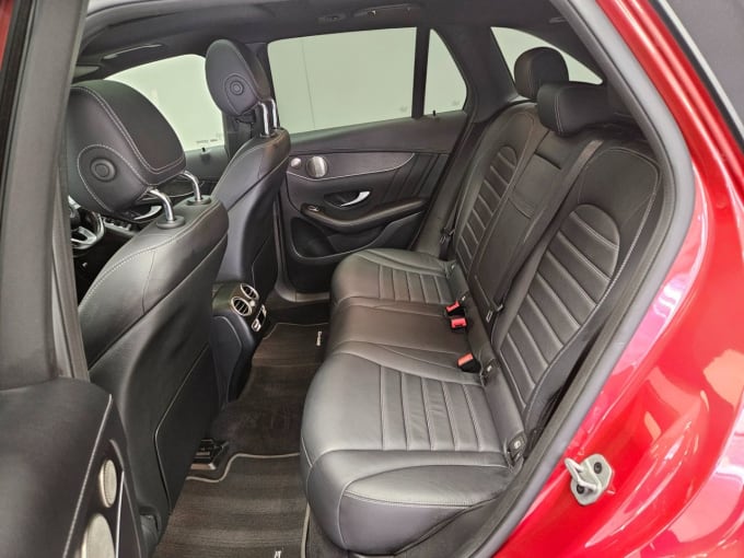2025 Mercedes-benz Glc