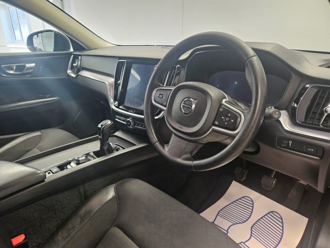 2025 Volvo V60