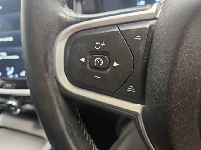2025 Volvo V60