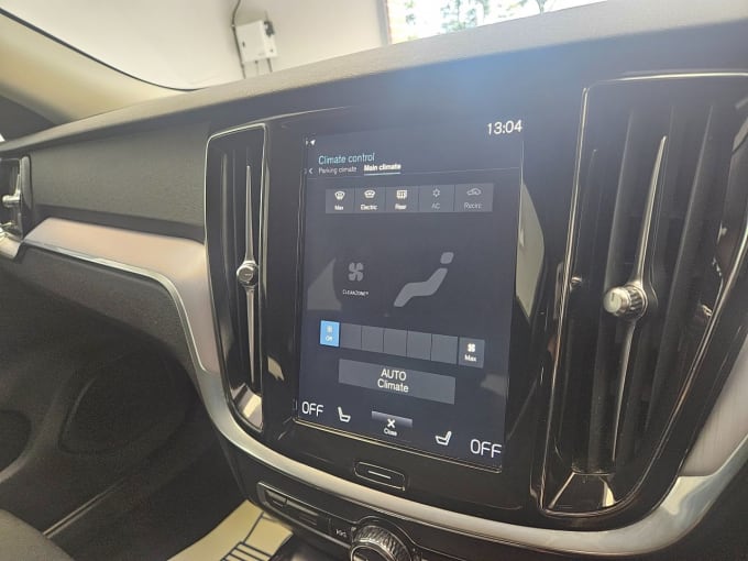 2025 Volvo V60
