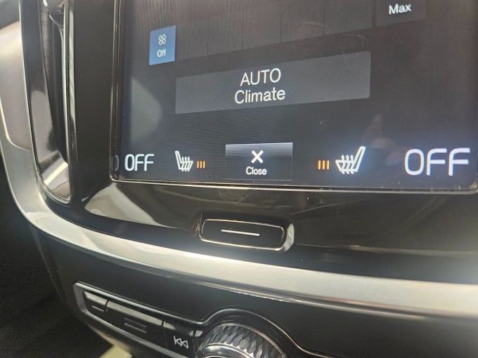 2025 Volvo V60