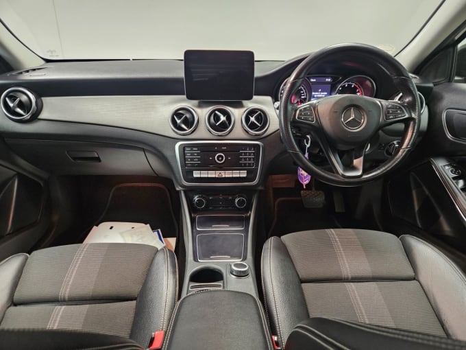 2025 Mercedes-benz 180