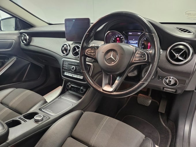 2025 Mercedes-benz 180