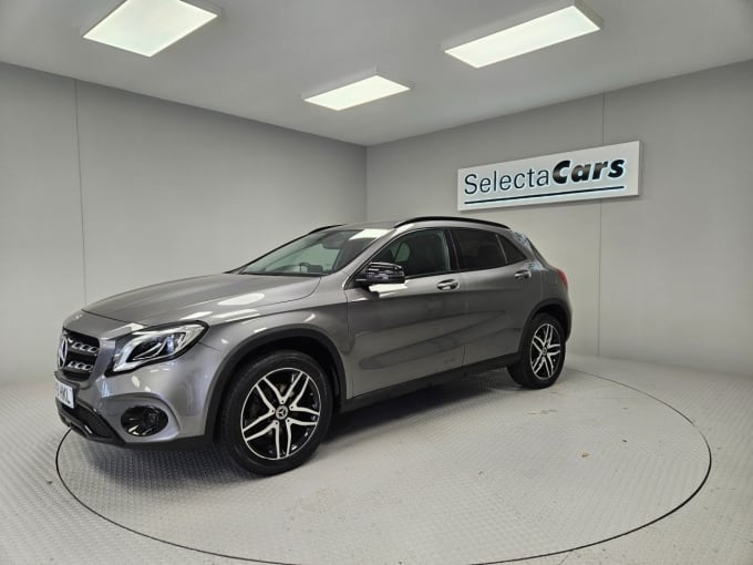 2025 Mercedes-benz 180