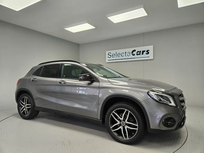 2025 Mercedes-benz 180