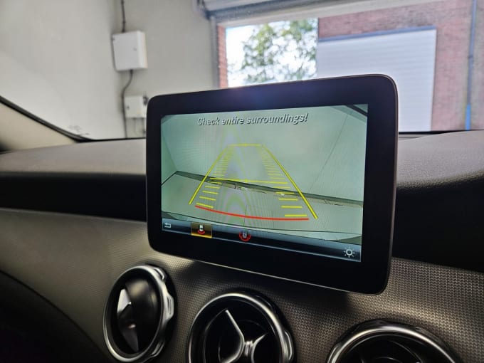 2025 Mercedes-benz 180