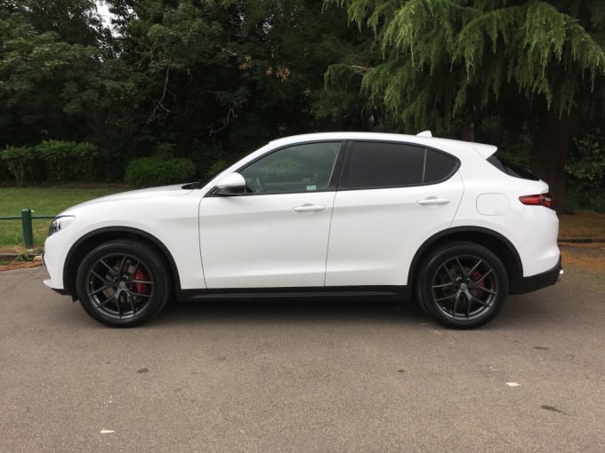 2025 Alfa Romeo Stelvio