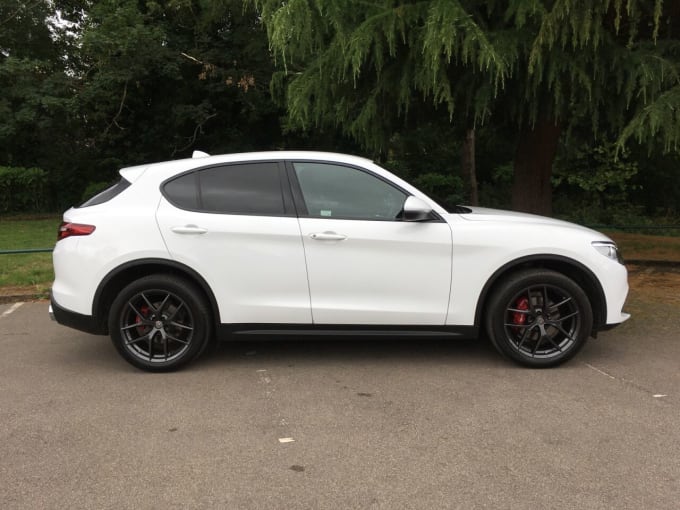 2025 Alfa Romeo Stelvio