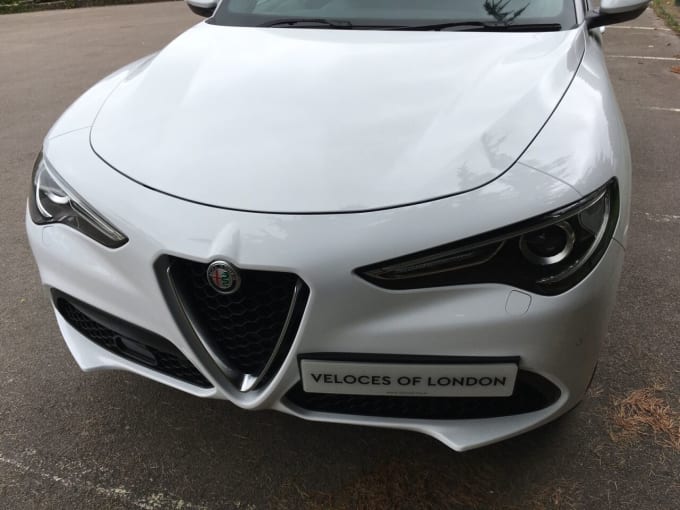 2025 Alfa Romeo Stelvio