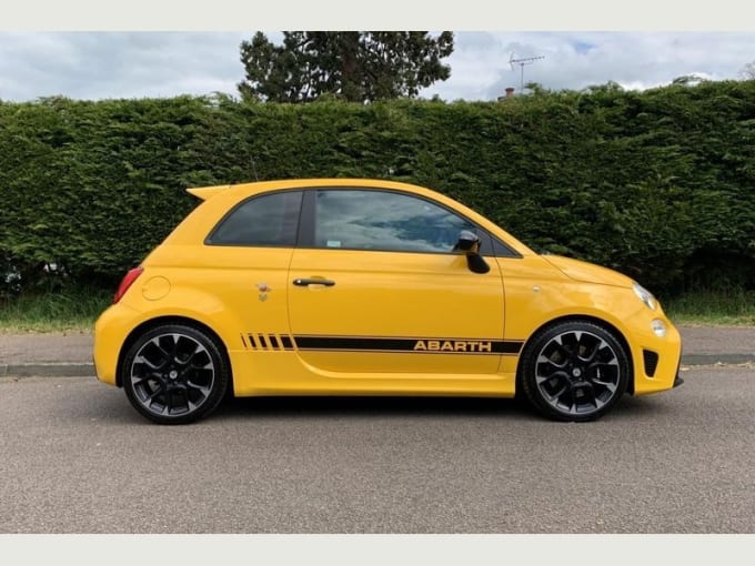 2025 Abarth 595