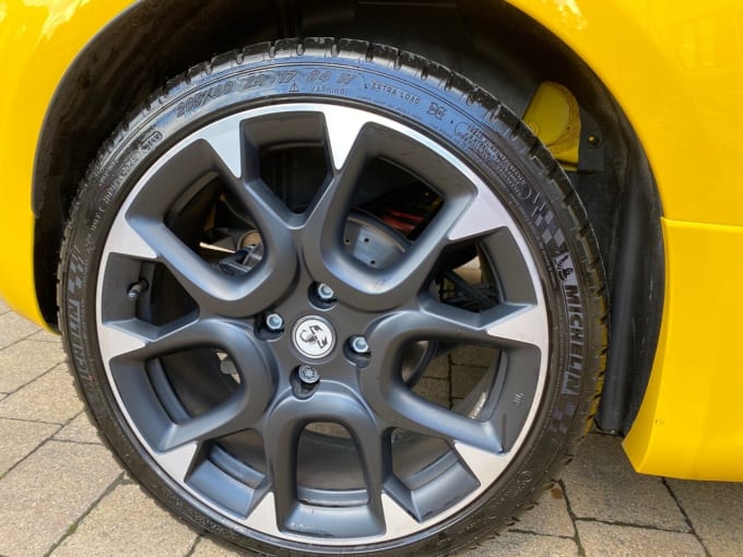 2025 Abarth 595