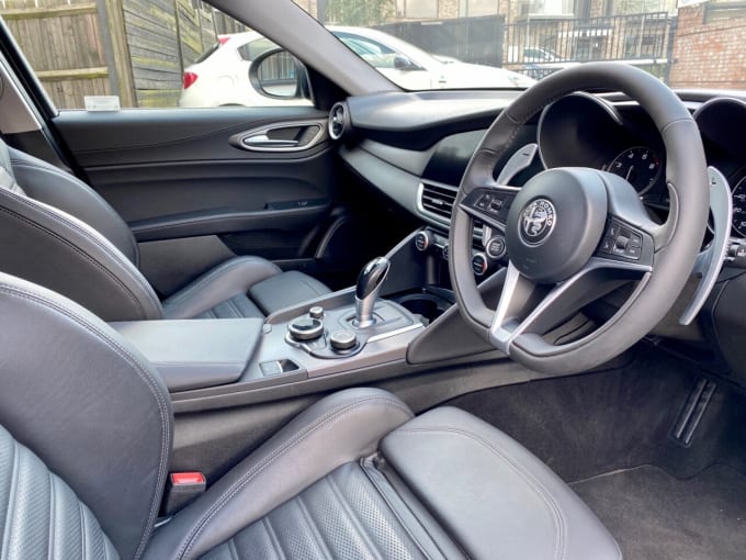 2025 Alfa Romeo Giulia