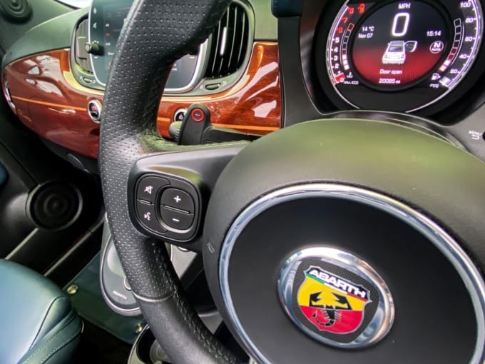 2025 Abarth 695c