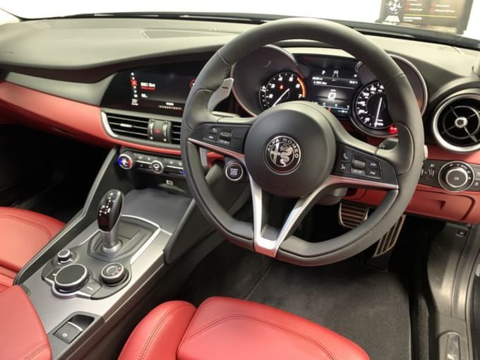2025 Alfa Romeo Giulia