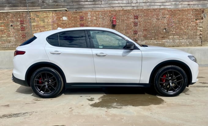 2025 Alfa Romeo Stelvio