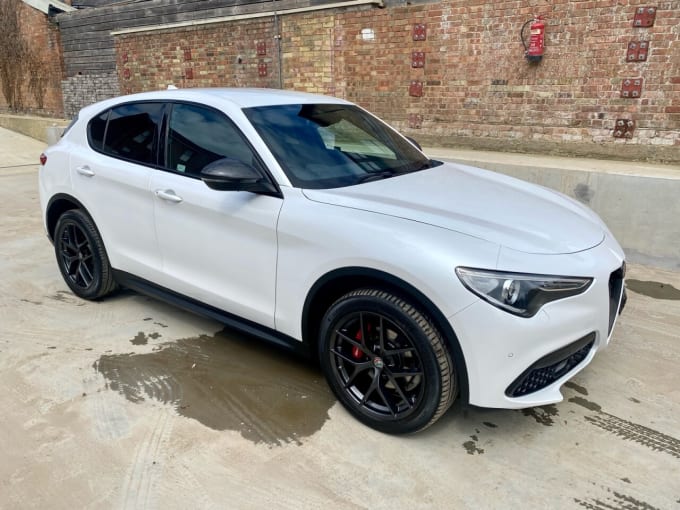 2025 Alfa Romeo Stelvio