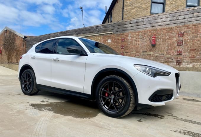 2025 Alfa Romeo Stelvio