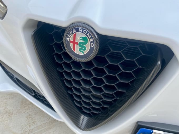 2025 Alfa Romeo Stelvio