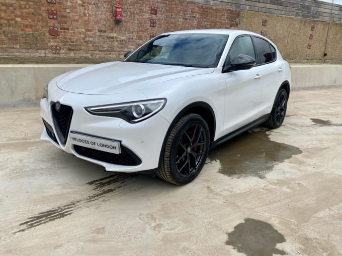 2025 Alfa Romeo Stelvio