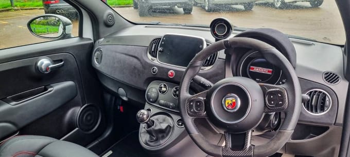 2025 Abarth 595