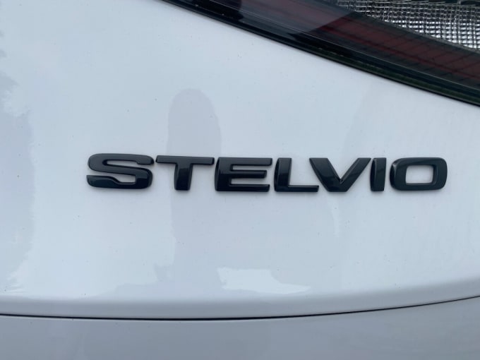 2025 Alfa Romeo Stelvio