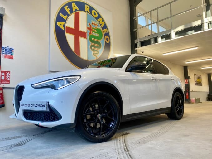 2025 Alfa Romeo Stelvio