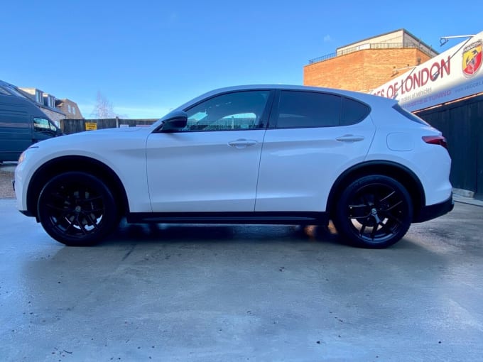 2025 Alfa Romeo Stelvio