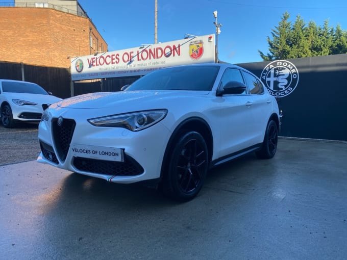 2025 Alfa Romeo Stelvio