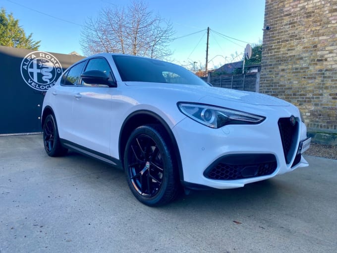 2025 Alfa Romeo Stelvio