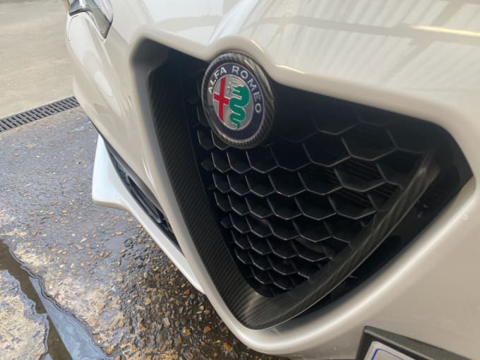 2025 Alfa Romeo Stelvio