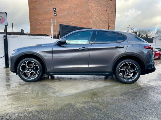 2025 Alfa Romeo Stelvio